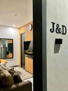 J&D Fully-Aircon 400mbps Parking WiFi 6pax