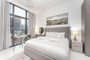 PVH - Royal Regency - Modern Studio in Business Bay
