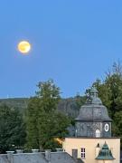 Ferienwohnung im Chaletstil Schlossblick 51 qm Wellness Fitness Sauna Bergrödelhof