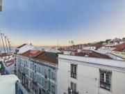 Bright 1BR w AC in Historic Alfama | By Airnest