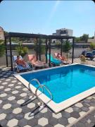 VillaMIA heated pool - jacuzzi-10 persons-boat tours - Luxury