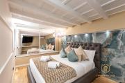 Teatro Pace Palace - Historic Center, luxury apartment, 3 bdr, A-C