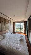 Mida Grande Sea view apartment king-size bed