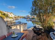 Belle marina avec piscine collective