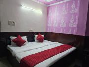 Hotel Deurali Deluxe --02 Minutes Walk Nizamuddin Railway Station