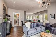 Elegant downtown retreat with breakfast nook & shuttle access to lift & town