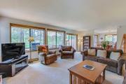 Cabin with Private Hot Tub Near the Deschutes River - Free SHARC access