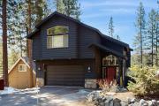 Cozy Tahoe home near the best of South Lake with fireplace WiFi & skiing nearby