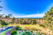 Dog-friendly house with ocean & mountain views - easy beach & park access game room