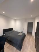Best Cozy double bedroom with shared bathroom in brent