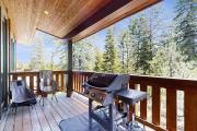 Cozy & contemporary townhome with two decks - close to town & outdoor fun