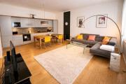 Old Town Antibes Apartment with AC 320m from Beach