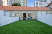 423 Garden ! Breakfast and Lunch Option ! Walk to Porto