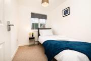 3-Bedroom Home - Sleeps 6 - Parking - Contractors