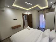 Modern, High-End Apartment Luxury and Comfort