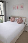 Spacious 2-bed Apt Near Canary Wharf- Long stay