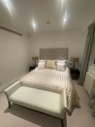 Marble Arch, Collection Residence