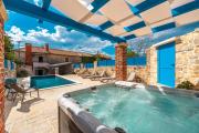 Stone Holiday house Zara with jacuzzi