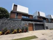 Luxury modern villa river views near city, beach