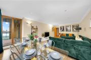2 Bedroom Riverside Apartment Short Term Rental & Flexible Renting Canary Wharf!
