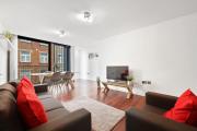 2 Bedroom Apartment Short Term Rental & Flexible Renting Shoreditch with Free WiFi & Balcony