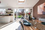 Stylish Cheltenham Home, 4 Beds, Garden & Parking