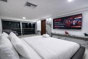 Exclusivo loft dúplex en piso 15 con vista panorámica al río en Guayaquil, 2 habitaciones y cocina equipada