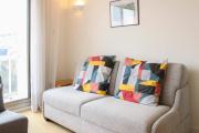 Renovated studio with quiet balcony