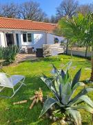 Maison avec terrasse et jardin