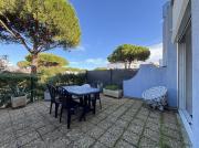 Appartement avec cour de 24m2 et 2 piscines dans la résidence au du Grau-du-Roi.