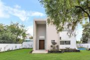Alaya Stays Ratikara Ullaas 2-BHK with Private Pool, Lounge Space, Pool table & Lawn