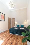 Charming Suite-2BR Luxury Stay nr Basilica & Opera