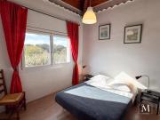 Haut de villa avec piscine et parking à Six-fours