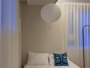 403 Newly Opened Yeonnam, 5 minutes from Hongdae airport bus Yeonhui private 4person studio modern wood black