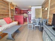 Charmant 2 Pièces Chalet Sud Skis aux Pieds - FR-1-182-134