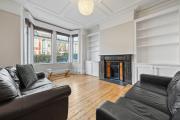 Stylish 5 Bed Home with Garden in Acton Vale