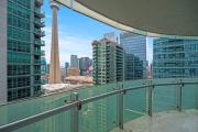 Elegant 2 Br Condo Balcony Downtown Toronto