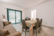 Villa Palm Shade