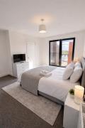 Top Colnbrook