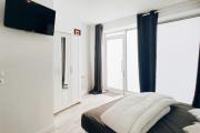 Small Flat - Close to Convention