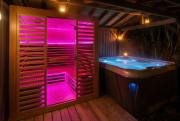 Modern Detached Home with Hot Tub & Infrared Sauna