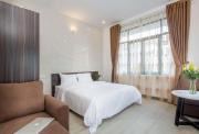 White Apartment Near My Khe Beach Central Da Nang