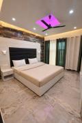 Hotel The GVR - Mussoorie - Luxury Rooms With Balcony