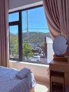Top Vinh Hy Bay