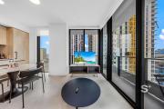Luxe & Chic 1-BR - Private Balcony & Sea View