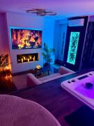 Townhouse83 Loveroom Chic Jacuzzi privatif