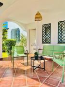 Cozy Townhouse with Rooftop Terrace and Pool