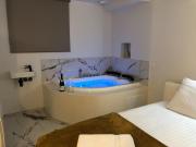 Luxury Suite, Spa, cinéma, et douche XXL à Cholet