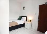 Spacious 4-Bed House in Fallowfield - Sleeps 8