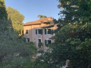 Mas provençal piscine 16 personnes proche centre de Nîmes